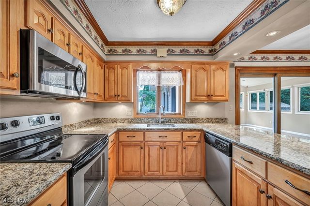 14985 Camden Circle, Strongsville, OH 44136