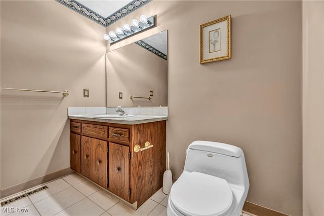 14985 Camden Circle, Strongsville, OH 44136