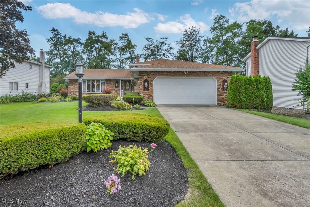 14985 Camden Circle, Strongsville, OH 44136