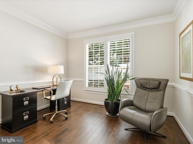 10090 COVER PL, Fairfax, VA 22030