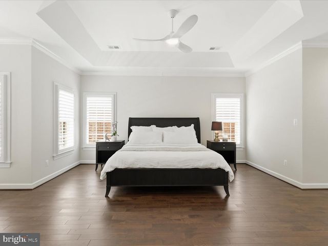 10090 COVER PL, Fairfax, VA 22030