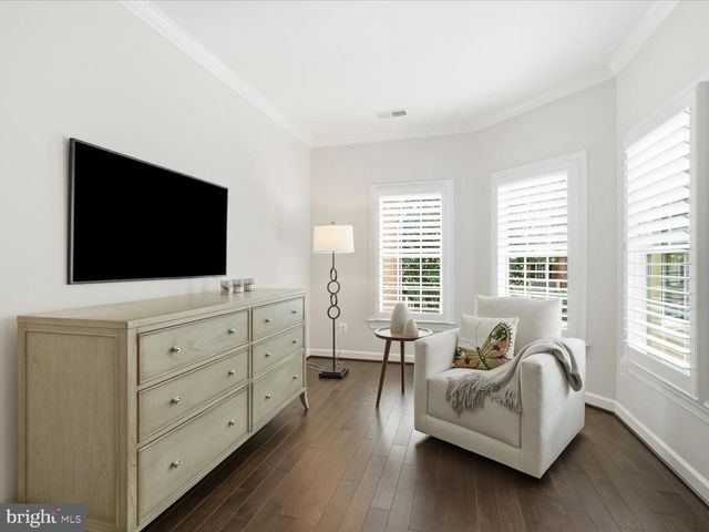 10090 COVER PL, Fairfax, VA 22030