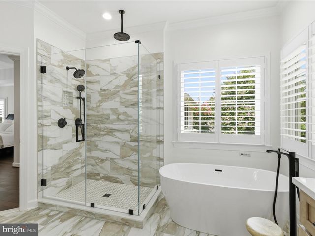 10090 COVER PL, Fairfax, VA 22030