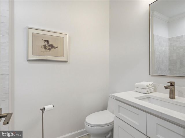 10090 COVER PL, Fairfax, VA 22030