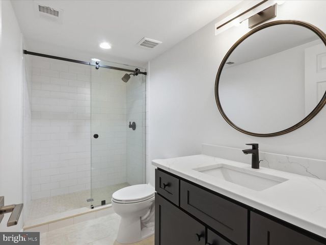 10090 COVER PL, Fairfax, VA 22030