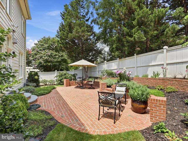 10090 COVER PL, Fairfax, VA 22030