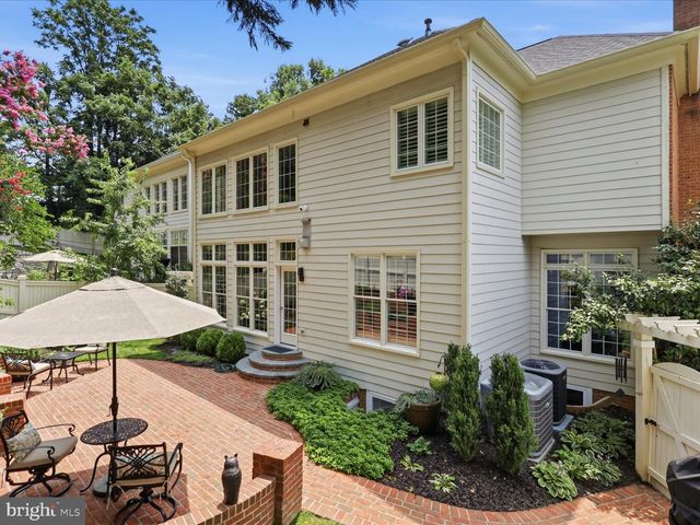 10090 COVER PL, Fairfax, VA 22030
