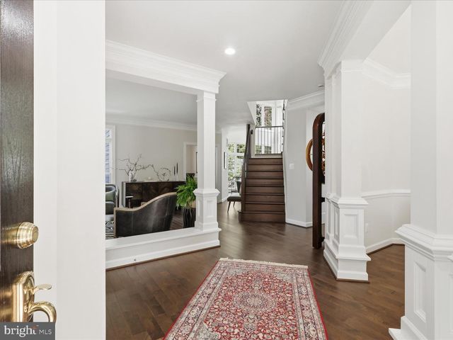 10090 COVER PL, Fairfax, VA 22030