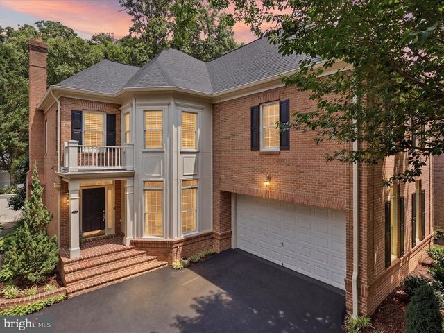 10090 COVER PL, Fairfax, VA 22030