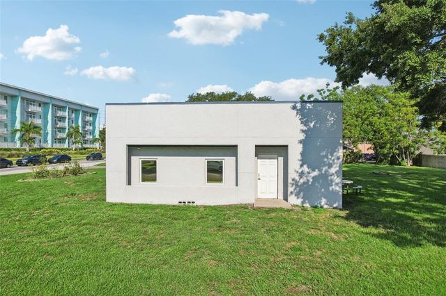 3209 30TH AVENUE S, St Petersburg, FL 33712