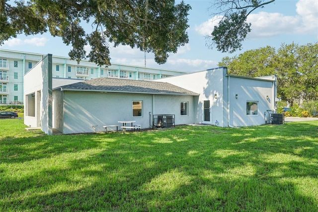 3209 30TH AVENUE S, St Petersburg, FL 33712