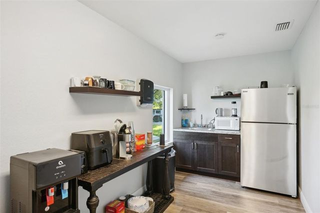 3209 30TH AVENUE S, St Petersburg, FL 33712