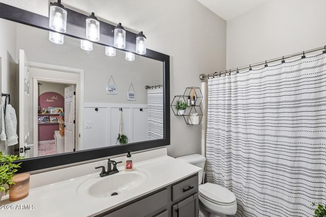 6036 E ROLAND Street, Mesa, AZ 85215