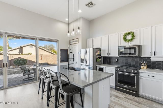 6036 E ROLAND Street, Mesa, AZ 85215