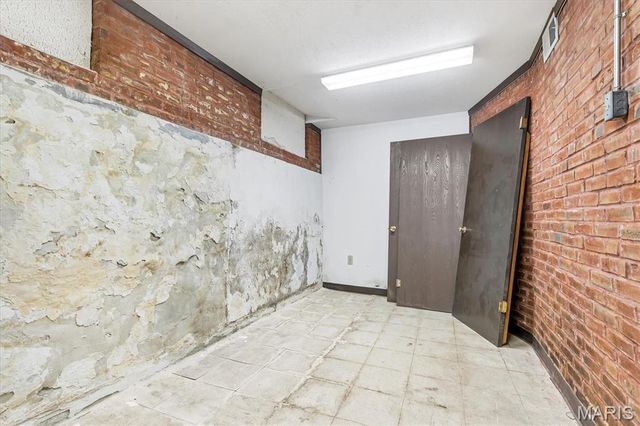 3831 S Grand Boulevard, St Louis, MO 63118