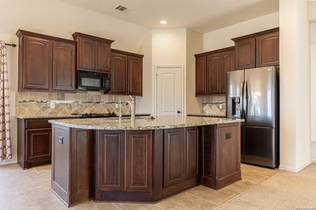 2133 RANGE RD, Seguin, TX 78155