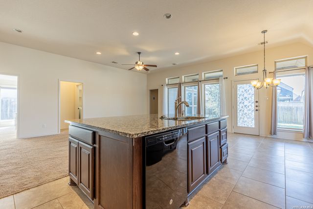 2133 RANGE RD, Seguin, TX 78155