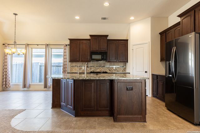 2133 RANGE RD, Seguin, TX 78155