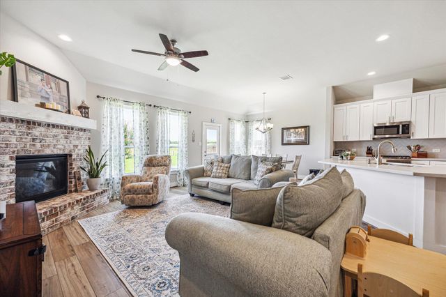 1401 Timber Oaks DR, Brenham, TX 77833