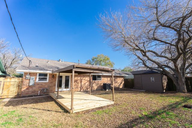 2902 Mulberry Lane, Pasadena, TX 77502
