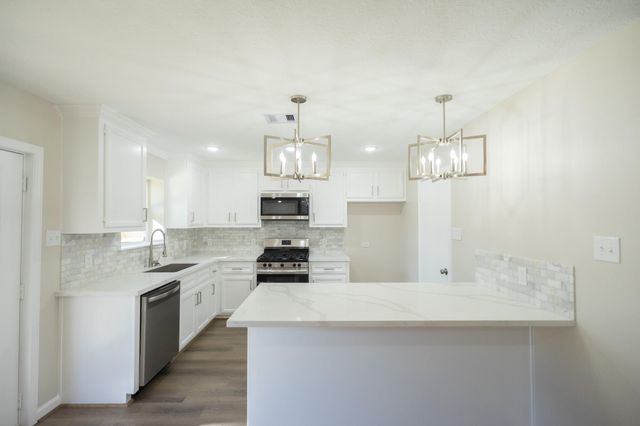 2902 Mulberry Lane, Pasadena, TX 77502