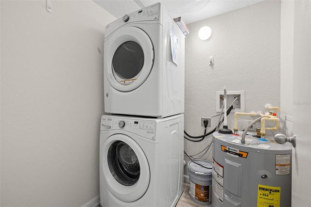 2402 W AZEELE STREET 431, Tampa, FL 33609