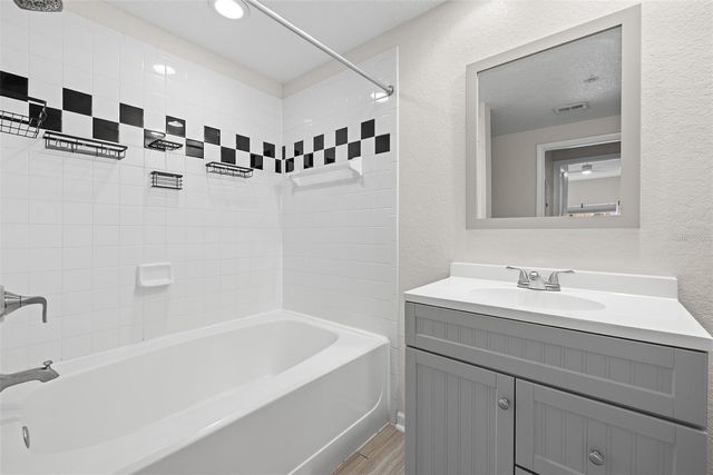 2402 W AZEELE STREET 431, Tampa, FL 33609