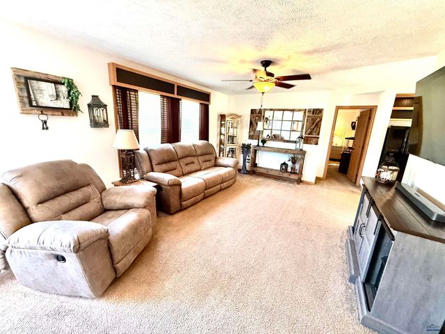 1224 FOOTHILL DR, Spearfish, SD 57783