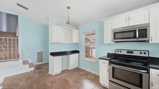 7214 Breeze Hollow, San Antonio, TX 78250