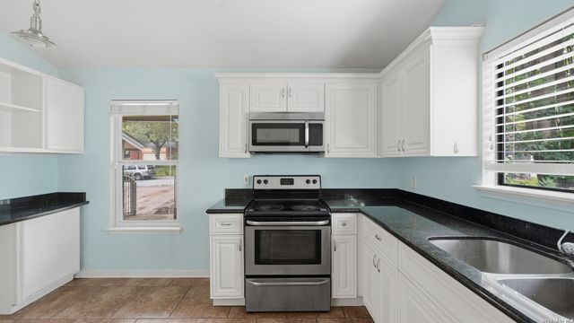 7214 Breeze Hollow, San Antonio, TX 78250