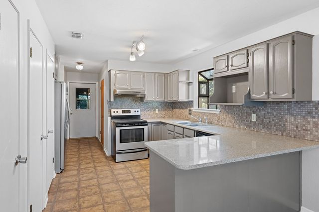 410 Methodist Encampment, Kerrville, TX 78028