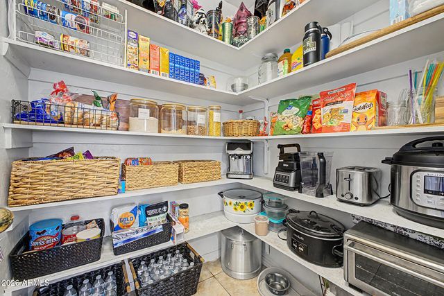 9304 W CAROL Avenue, Peoria, AZ 85345