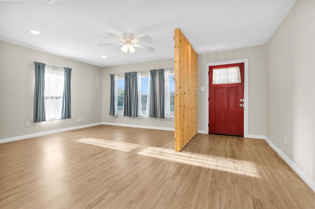 221 Carrell Street, Tomball, TX 77375