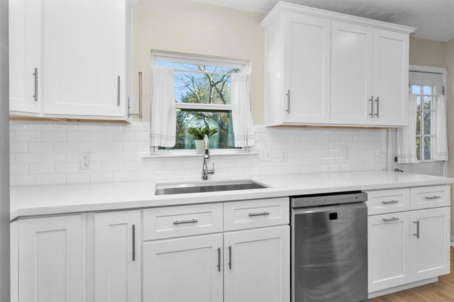 221 Carrell Street, Tomball, TX 77375