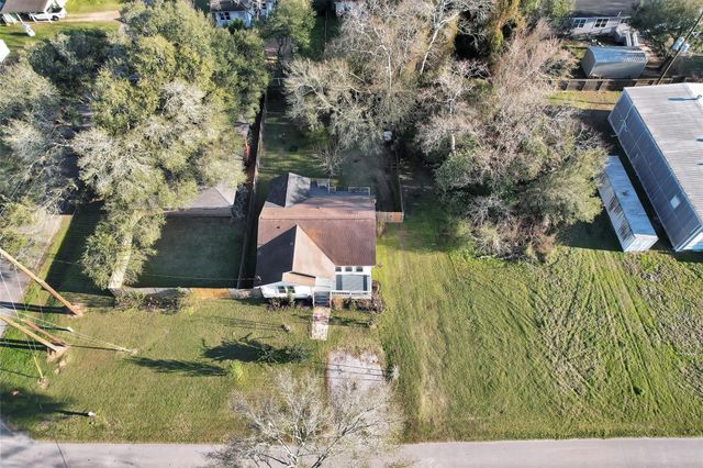 221 Carrell Street, Tomball, TX 77375