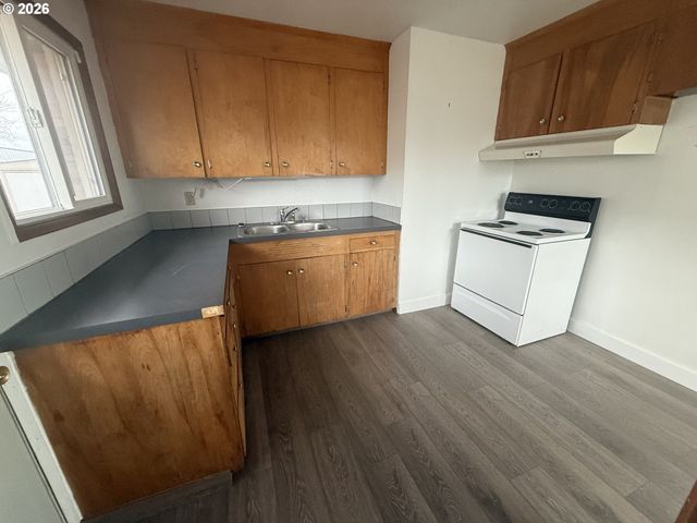 805 Se 6TH St, Pendleton, OR 97801