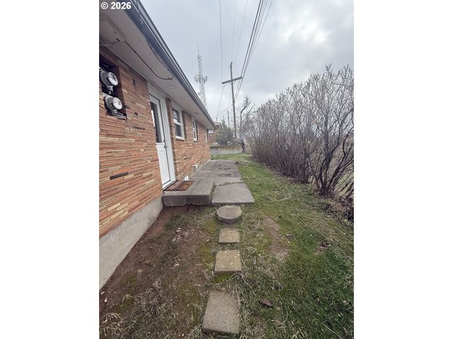 805 Se 6TH St, Pendleton, OR 97801