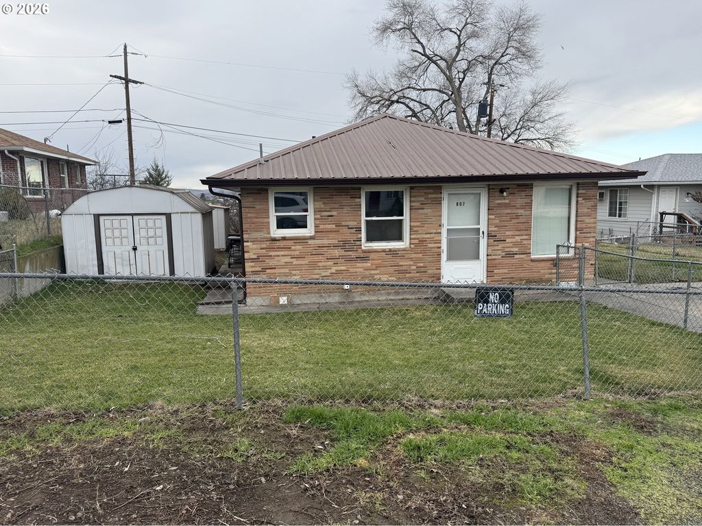 805 Se 6TH St, Pendleton, OR 97801