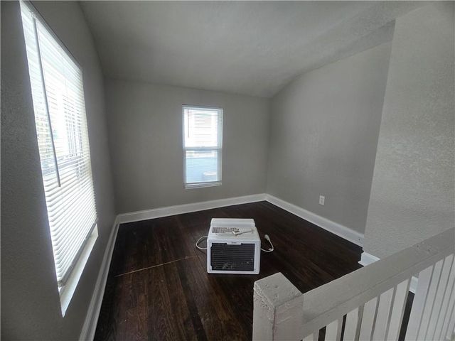 4018 Flora Avenue, Kansas City, MO 64110