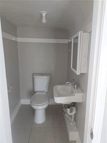 4018 Flora Avenue, Kansas City, MO 64110