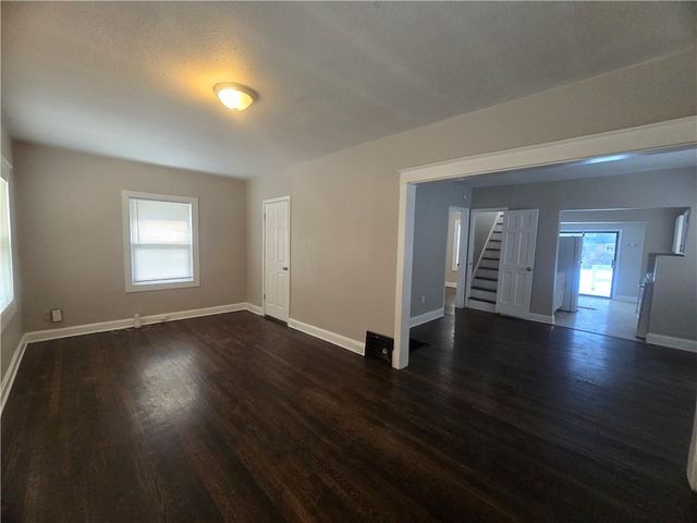 4018 Flora Avenue, Kansas City, MO 64110