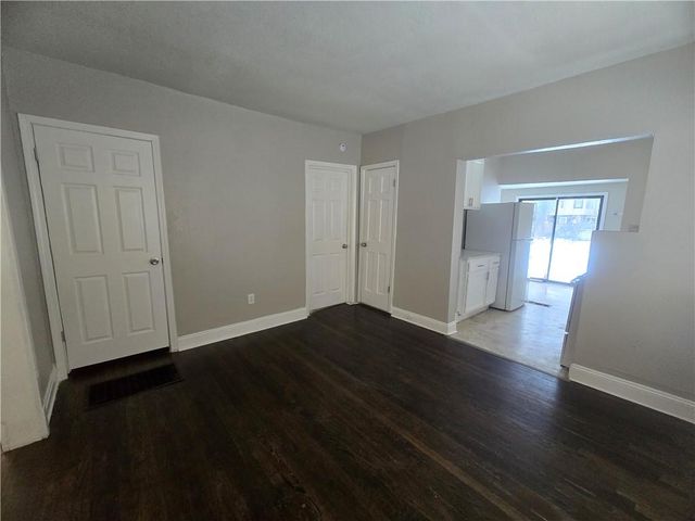 4018 Flora Avenue, Kansas City, MO 64110