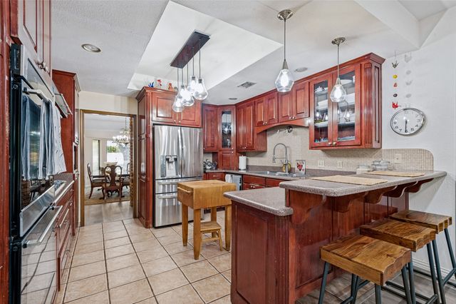 2104 Teakwood Trace, Fort Worth, TX 76112
