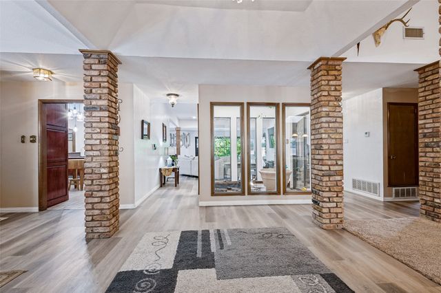 2104 Teakwood Trace, Fort Worth, TX 76112