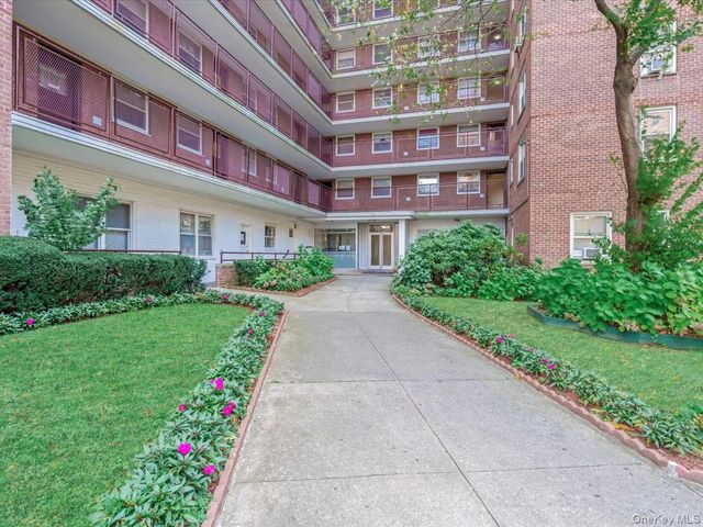 98-20 62nd Drive 15G, Rego Park, NY 11374
