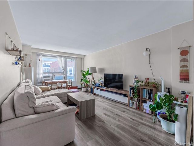 98-20 62nd Drive 15G, Rego Park, NY 11374