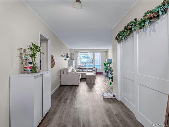 98-20 62nd Drive 15G, Rego Park, NY 11374