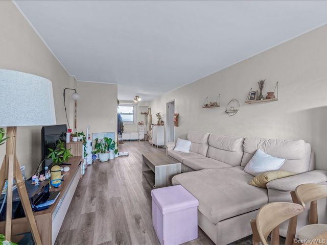 98-20 62nd Drive 15G, Rego Park, NY 11374