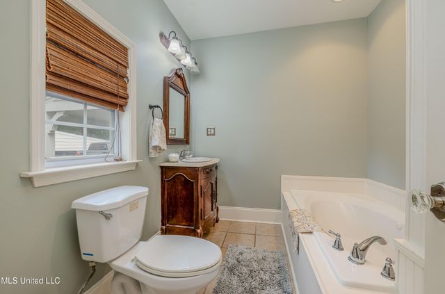 9110 Second Street, Walls, MS 38680