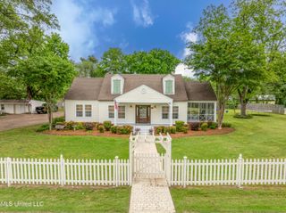 9110 Second Street, Walls, MS 38680